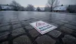 Glatteis Warnschild: Pflicht oder Kür?